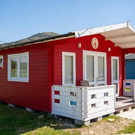 Osada Pstraga 山林小屋 *
